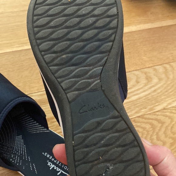 Clark’s .Cloud STeppers Womens sandals. - Picture 3 of 5